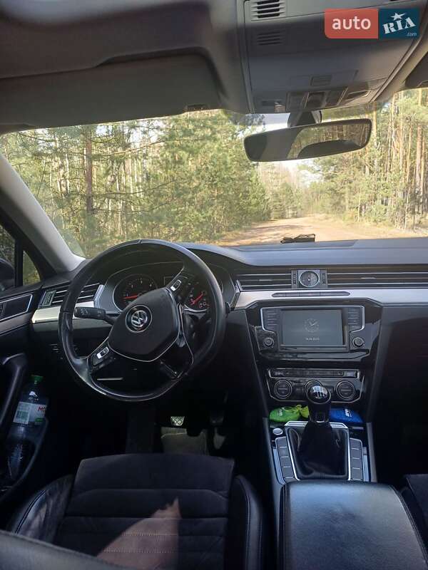 Універсал Volkswagen Passat 2015 в Коростені