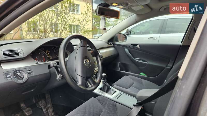 Універсал Volkswagen Passat 2010 в Ковелі