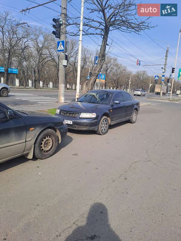 Седан Volkswagen Passat 1996 в Доброславе
