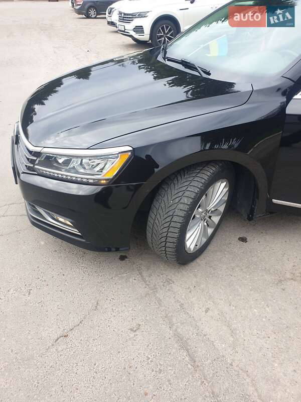 Седан Volkswagen Passat 2016 в Львове