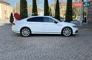 Седан Volkswagen Passat 2017 в 