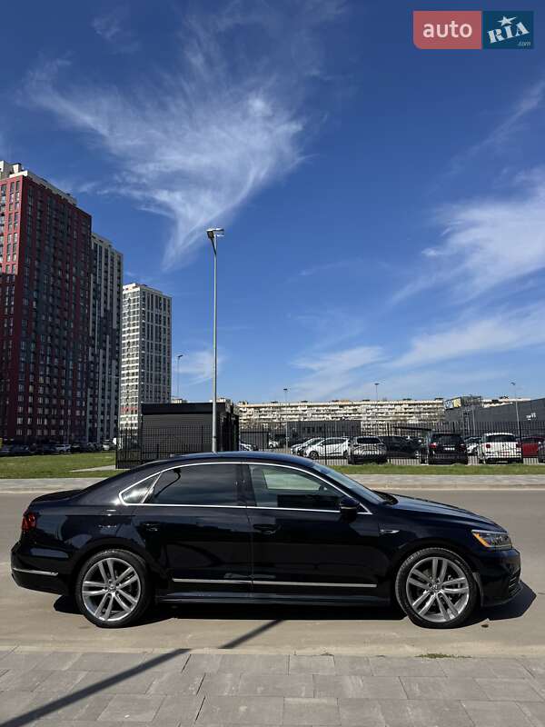 Седан Volkswagen Passat 2016 в Києві