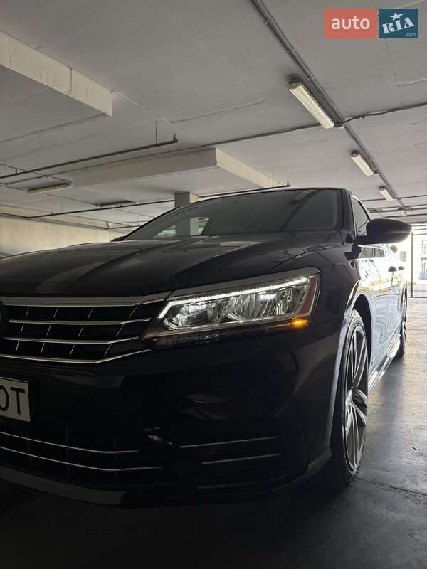 Седан Volkswagen Passat 2016 в Києві
