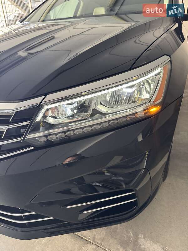 Седан Volkswagen Passat 2016 в Києві