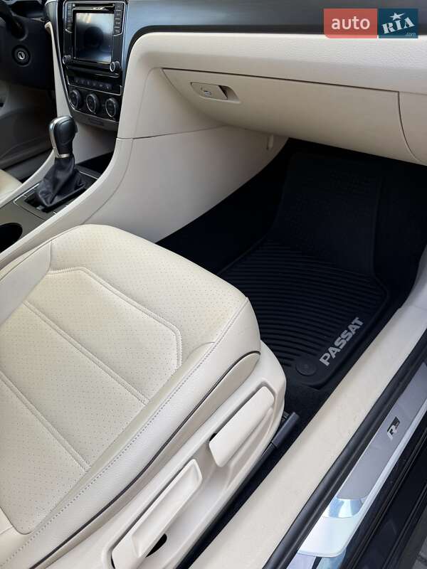 Седан Volkswagen Passat 2016 в Києві