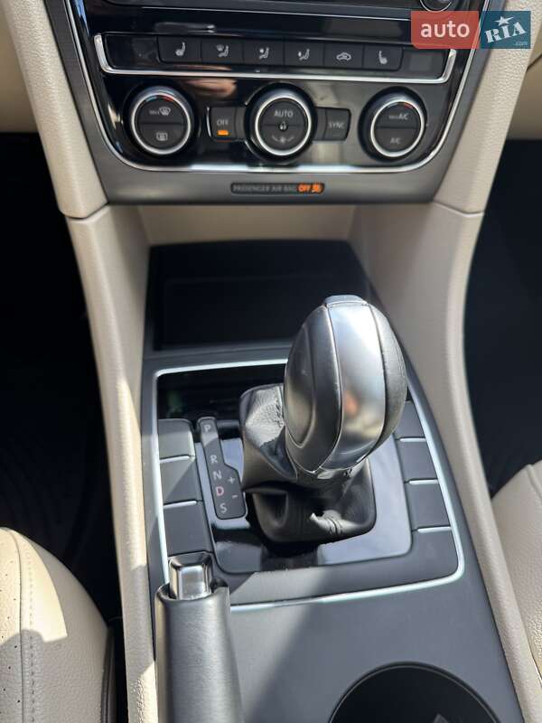 Седан Volkswagen Passat 2016 в Києві