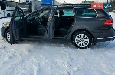 Універсал Volkswagen Passat 2011 в 