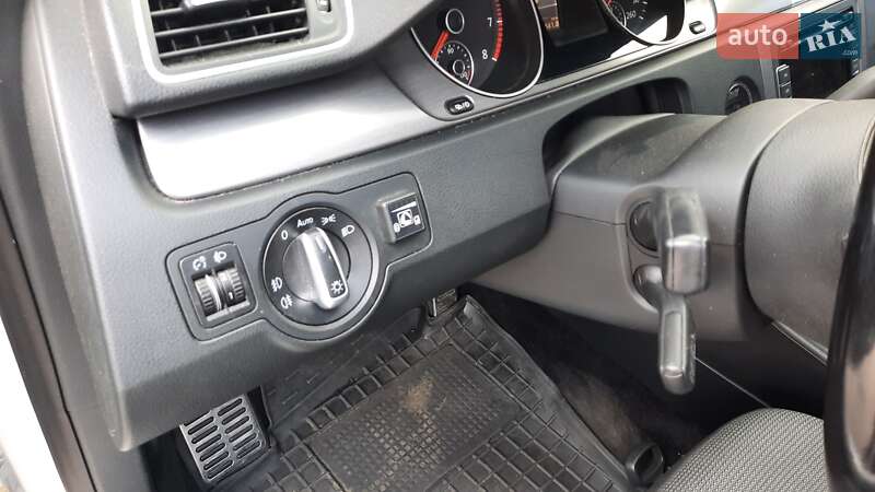 Седан Volkswagen Passat 2012 в Харкові