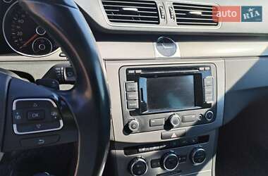 Універсал Volkswagen Passat 2012 в 