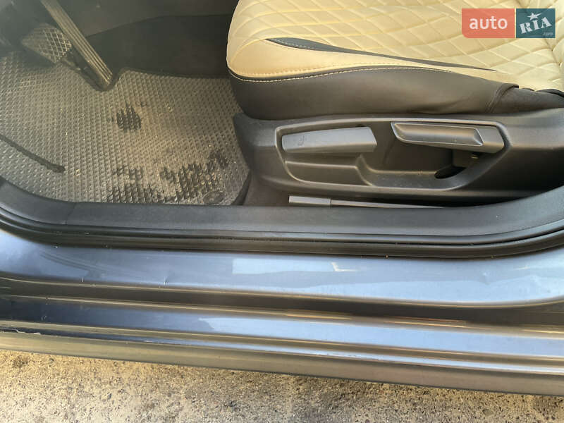 Седан Volkswagen Passat 2016 в Яворове