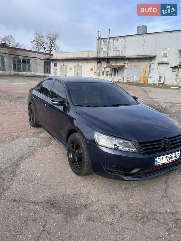 Седан Volkswagen Passat 2014 в Києві