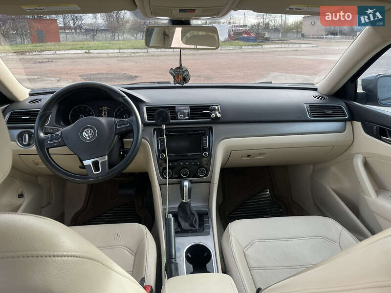 Седан Volkswagen Passat 2014 в Києві