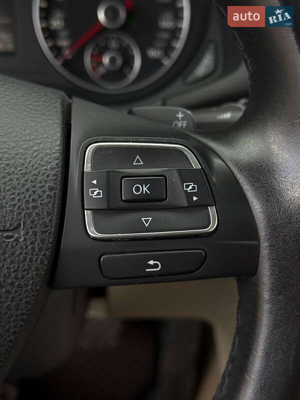 Седан Volkswagen Passat 2013 в Дніпрі
