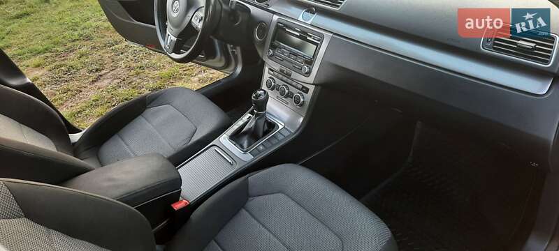 Универсал Volkswagen Passat 2013 в Ивано-Франковске