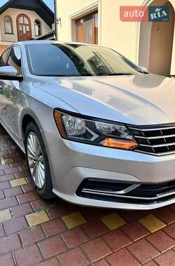 Седан Volkswagen Passat 2015 в 