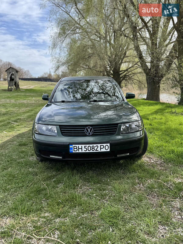Седан Volkswagen Passat 1998 в Борисполе