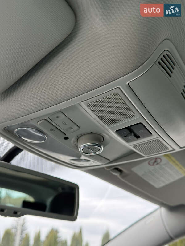 Универсал Volkswagen Passat 2011 в Староконстантинове