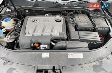 Универсал Volkswagen Passat 2010 в 
