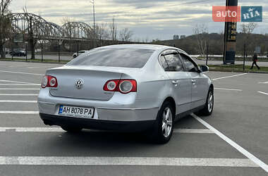 Седан Volkswagen Passat 2005 в 