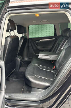 Универсал Volkswagen Passat 2012 в 
