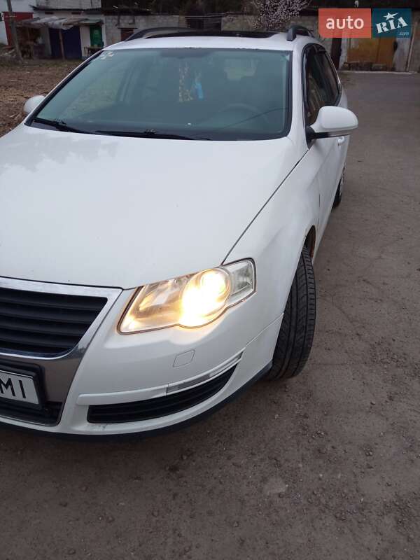 Универсал Volkswagen Passat 2008 в Житомире