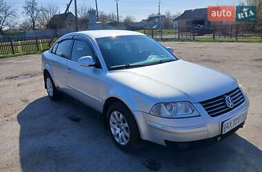 Седан Volkswagen Passat 2004 в 
