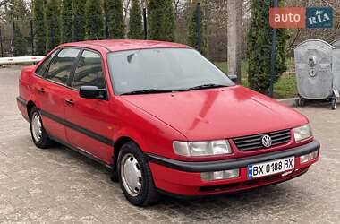 Седан Volkswagen Passat 1993 в 