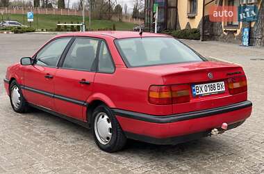 Седан Volkswagen Passat 1993 в 