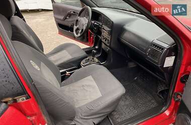 Седан Volkswagen Passat 1993 в 