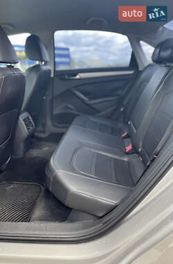 Седан Volkswagen Passat 2013 в 