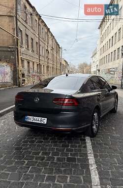 Седан Volkswagen Passat 2016 в 