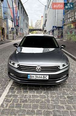 Седан Volkswagen Passat 2016 в 