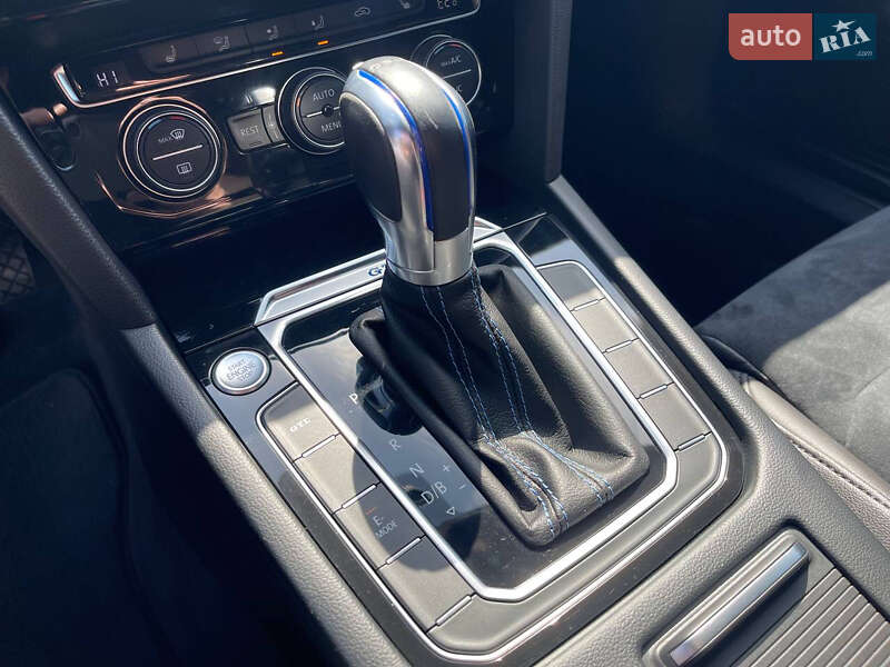 Универсал Volkswagen Passat 2018 в Ужгороде