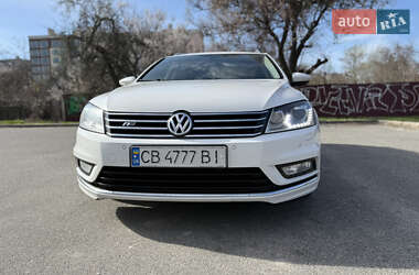 Універсал Volkswagen Passat 2012 в 