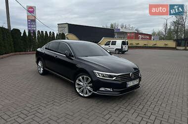 Седан Volkswagen Passat 2017 в Виноградові
