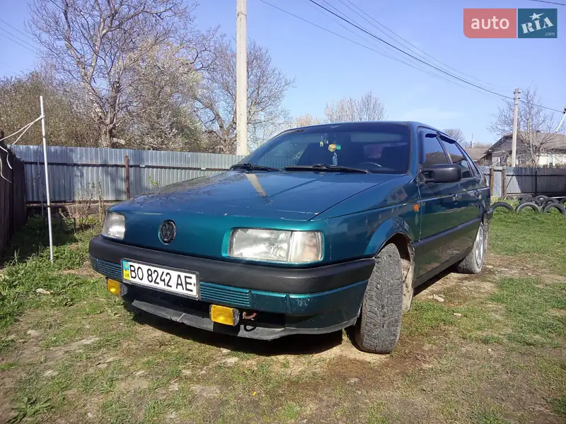 Седан Volkswagen Passat 1989 в 