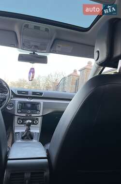 Седан Volkswagen Passat 2011 в 