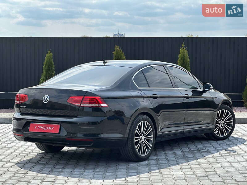 Седан Volkswagen Passat 2015 в Днепре