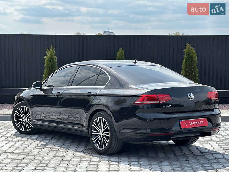 Седан Volkswagen Passat 2015 в Днепре