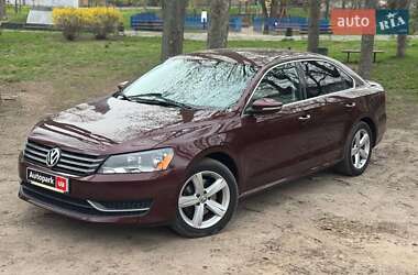 Седан Volkswagen Passat 2011 в Києві