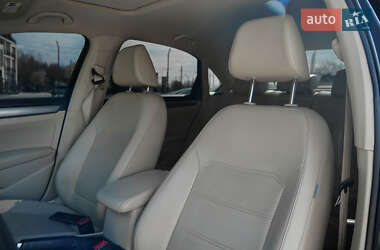 Седан Volkswagen Passat 2014 в 