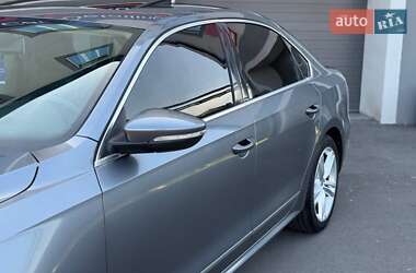 Седан Volkswagen Passat 2011 в 