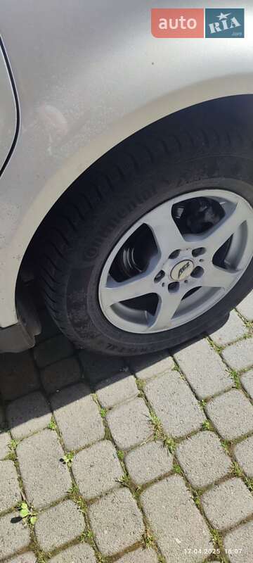 Седан Volkswagen Passat 2005 в Львове