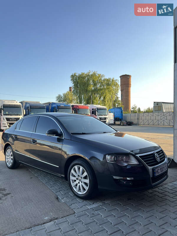 Седан Volkswagen Passat 2010 в Дрогобыче