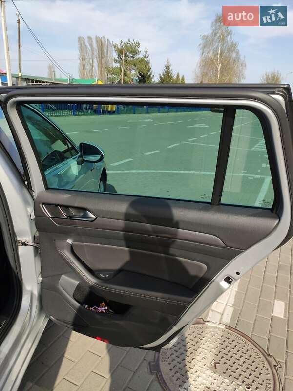 Універсал Volkswagen Passat 2015 в Ковелі