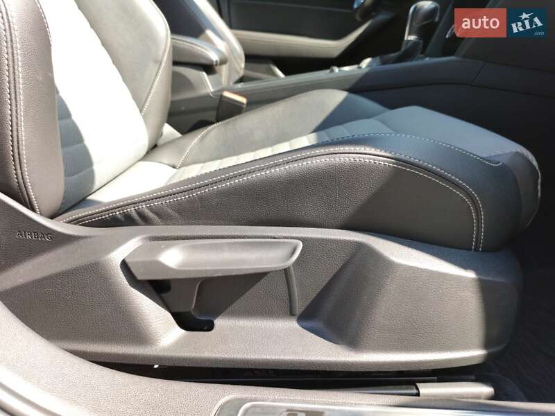 Універсал Volkswagen Passat 2015 в Ковелі