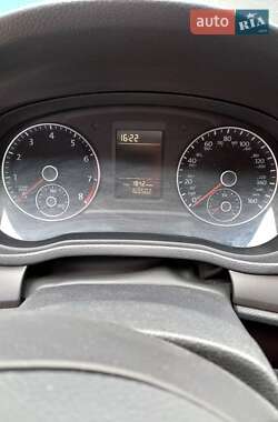 Седан Volkswagen Passat 2015 в 