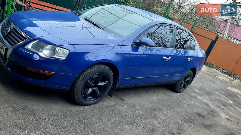 Седан Volkswagen Passat 2005 в 