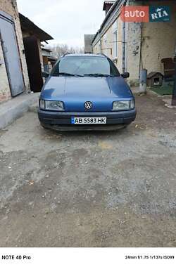 Універсал Volkswagen Passat 1993 в 