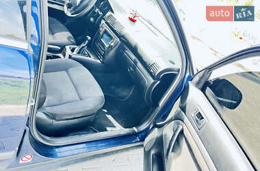 Універсал Volkswagen Passat 2000 в 